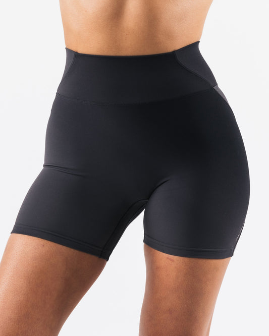 Aura Short 5"
